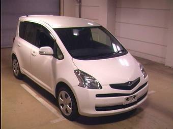 2005 Toyota Ractis Pictures