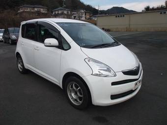 2005 Toyota Ractis Pictures
