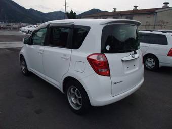 2005 Toyota Ractis Photos