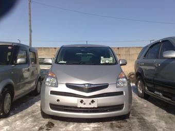 2005 Toyota Ractis Images