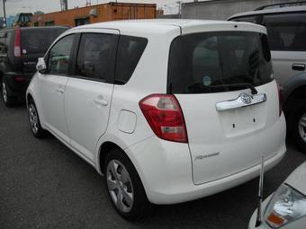 2005 Toyota Ractis Photos