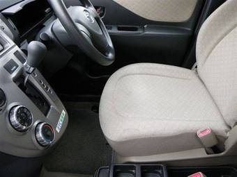 2005 Toyota Ractis Wallpapers