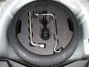 2005 Toyota Ractis Pictures