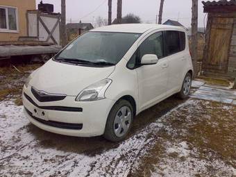 2005 Toyota Ractis Photos