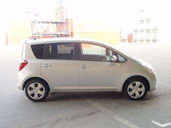 2005 Toyota Ractis Pictures