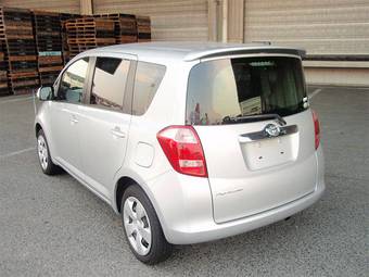 2005 Toyota Ractis Pictures