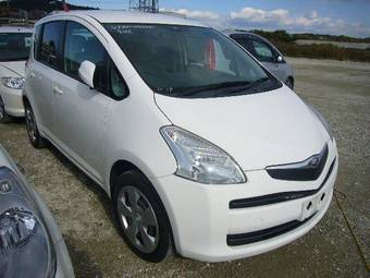 2005 Toyota Ractis Photos