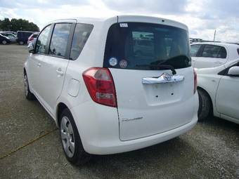2005 Toyota Ractis Pictures