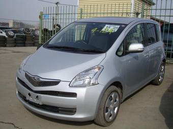 2005 Toyota Ractis Photos