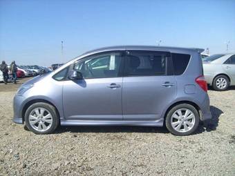 2005 Toyota Ractis Photos