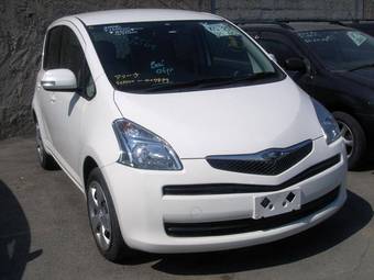 2005 Toyota Ractis Pictures