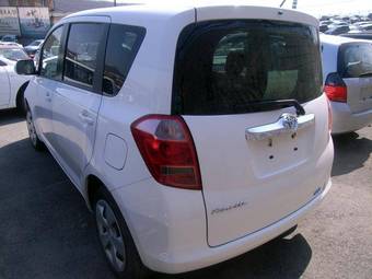 2005 Toyota Ractis Photos