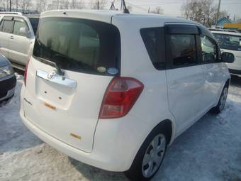 2005 Toyota Ractis Photos