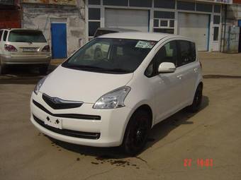 2005 Toyota Ractis Photos