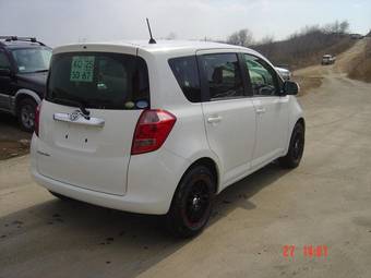 2005 Toyota Ractis Pictures