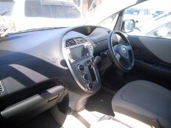 2005 Toyota Ractis Photos