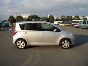 2005 Toyota Ractis Photos