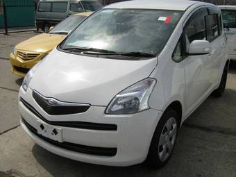 2005 Toyota Ractis Pictures