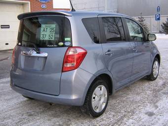 2005 Toyota Ractis Photos