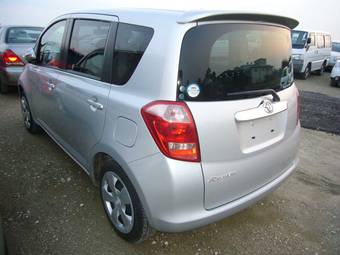 2005 Toyota Ractis Pictures