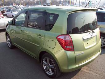 2005 Toyota Ractis Pictures