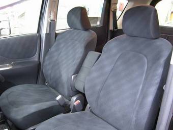 2005 Toyota Ractis Pictures
