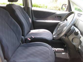 2005 Toyota Ractis Pics