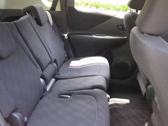 2005 Toyota Ractis Pictures