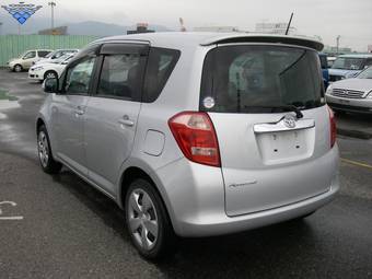 2005 Toyota Ractis Images
