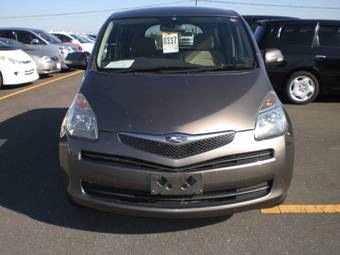 2005 Toyota Ractis Pictures