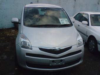 2005 Toyota Ractis Photos