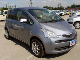 2005 Toyota Ractis Pictures