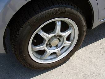 2005 Toyota Ractis Pictures