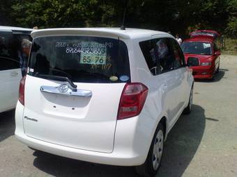 2005 Toyota Ractis Pictures