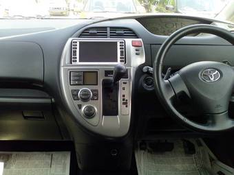 2005 Toyota Ractis Wallpapers