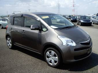 2005 Toyota Ractis Pictures