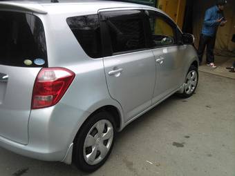 2005 Toyota Ractis Pics