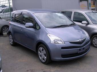 2005 Toyota Ractis Pictures