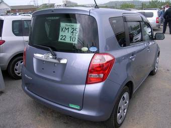 2005 Toyota Ractis Pictures