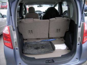 2005 Toyota Ractis Pictures