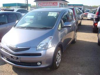 2005 Toyota Ractis Photos