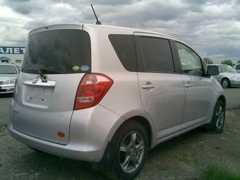2005 Toyota Ractis Pictures
