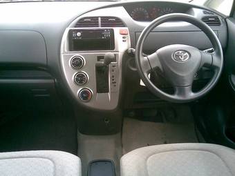 2005 Toyota Ractis Wallpapers