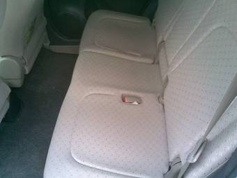 2005 Toyota Ractis Images
