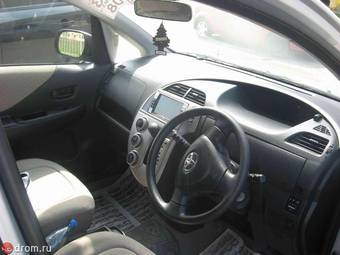 2005 Toyota Ractis Photos