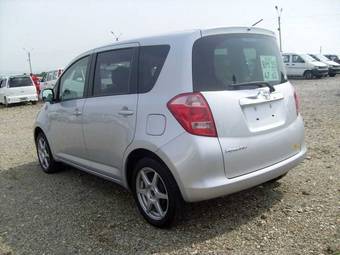 2005 Toyota Ractis Photos