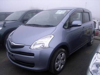 2005 Toyota Ractis Pictures