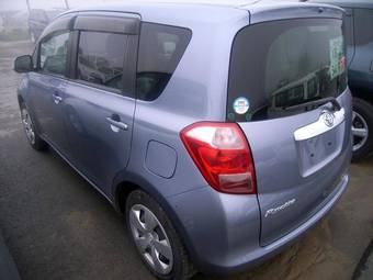 2005 Toyota Ractis Pics