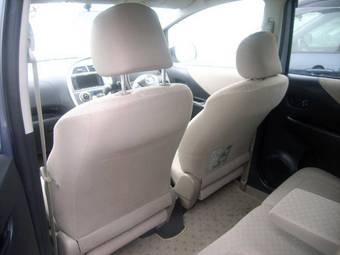 2005 Toyota Ractis Pictures