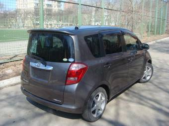 2005 Toyota Ractis Pictures